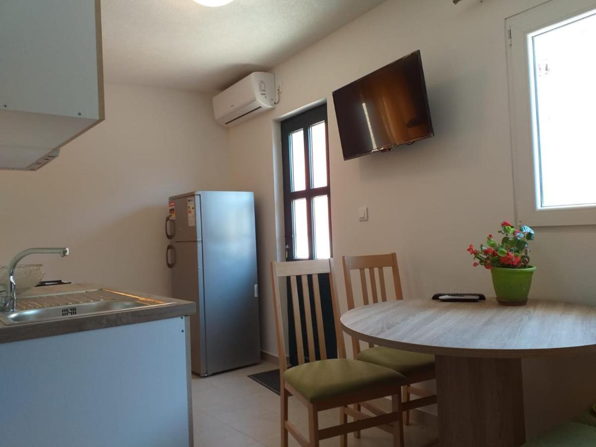 Hotel Milea Makarska Esterno foto